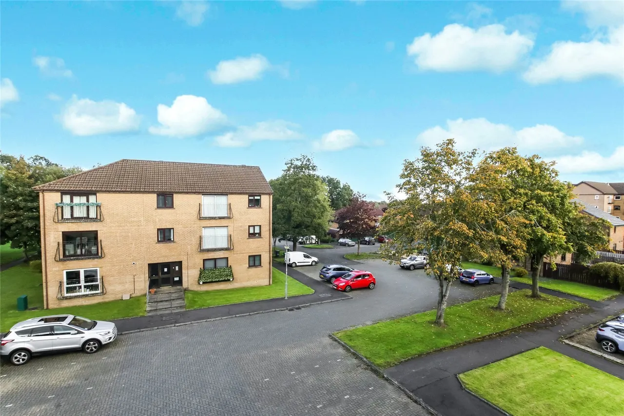 Lothian Way, Brancumhall, G74, photo 20
