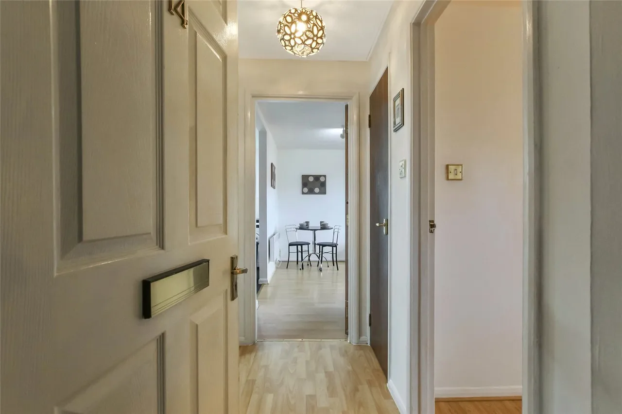 Lothian Way, Brancumhall, G74, photo 4