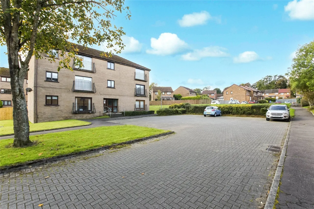 Lothian Way, Brancumhall, G74, photo 19