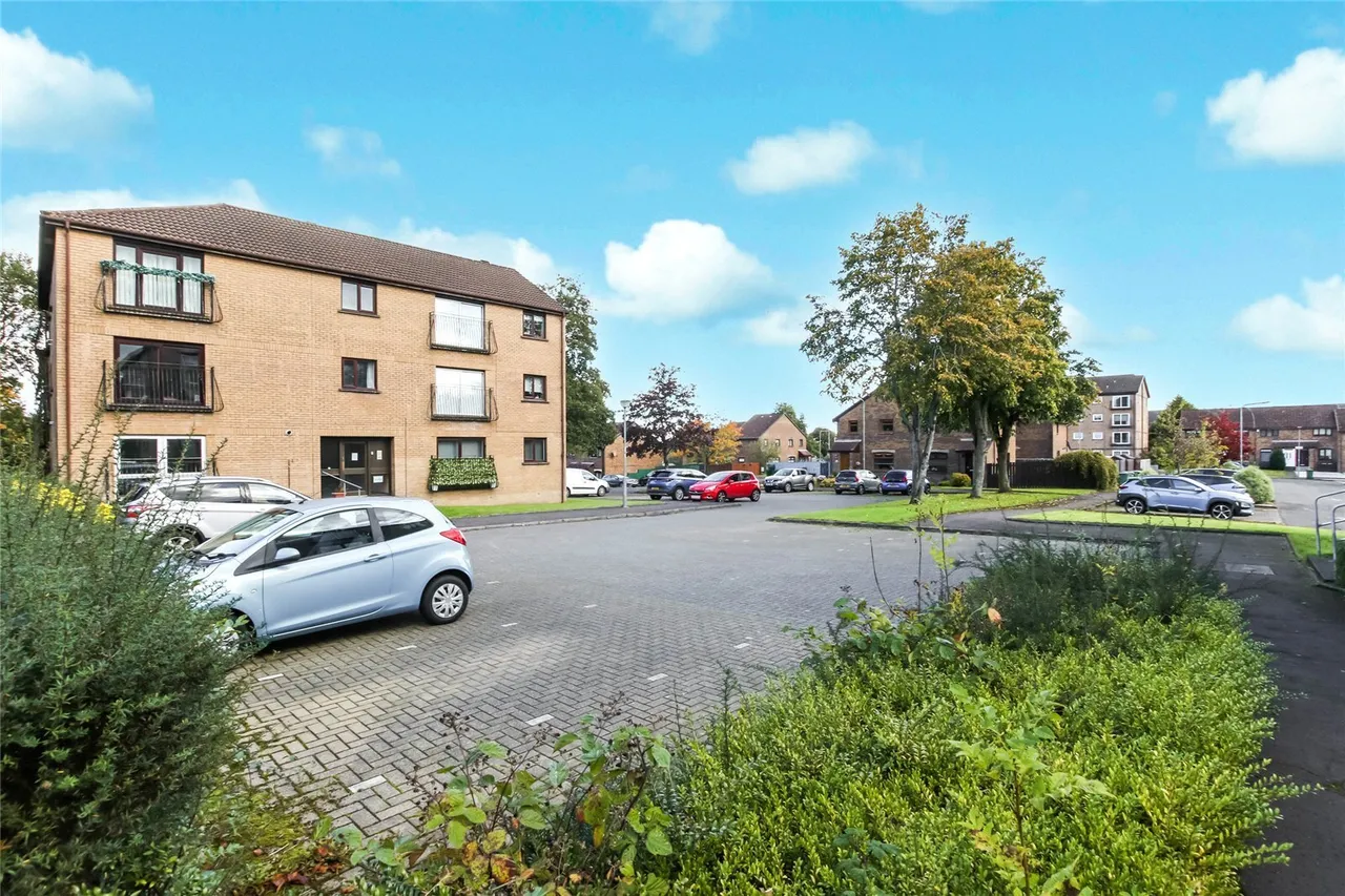 Lothian Way, Brancumhall, G74, photo 18