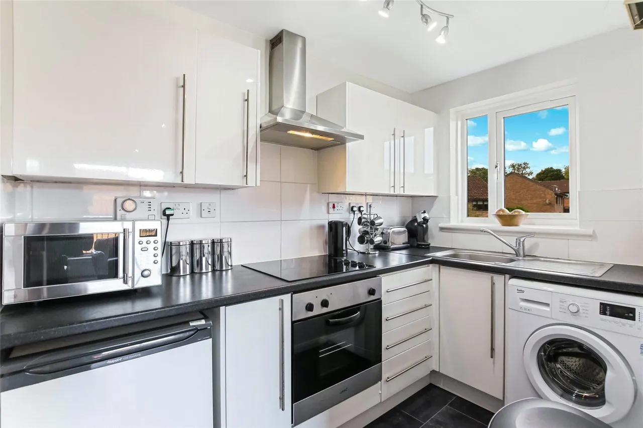 Lothian Way, Brancumhall, G74, photo 8
