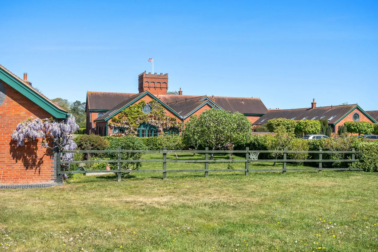 Brickendon Lane, Brickendon, SG13, photo 35