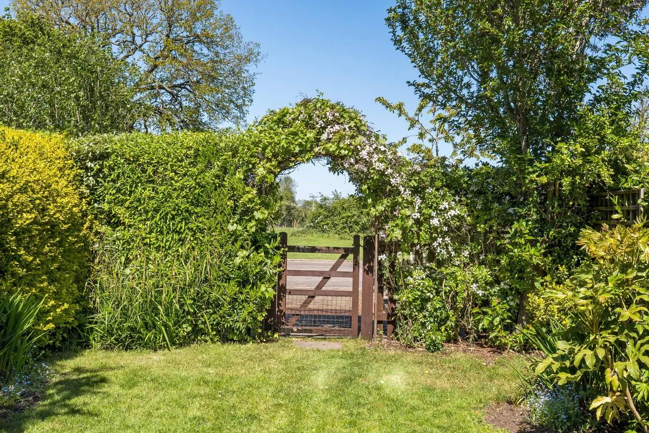 Brickendon Lane, Brickendon, SG13, photo 25