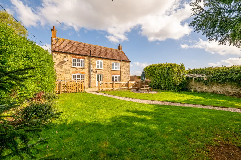 2 bed house for sale, Barff Road, Potterhanworth, LN4