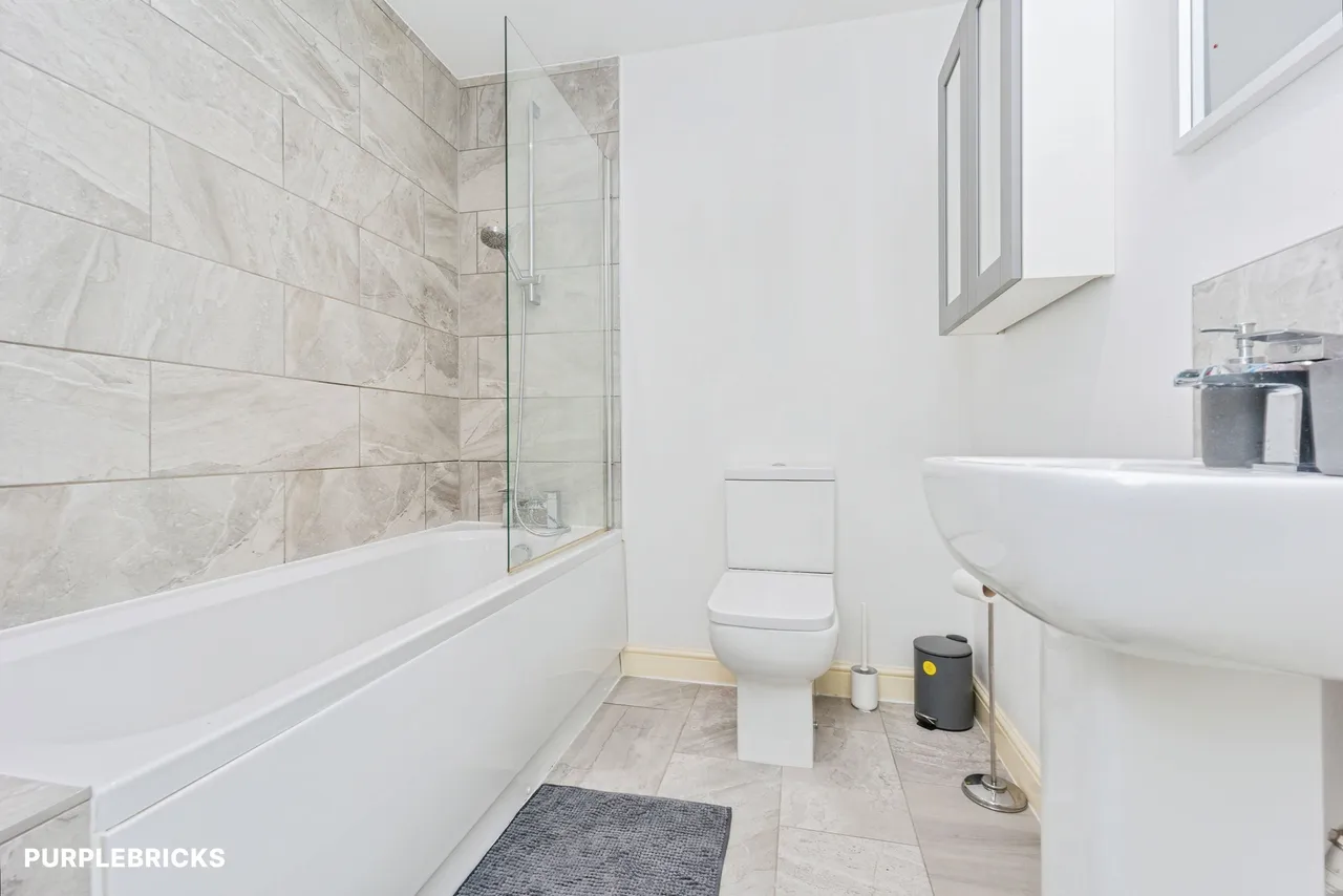 Harrison Court, Hyde, SK14, photo 23