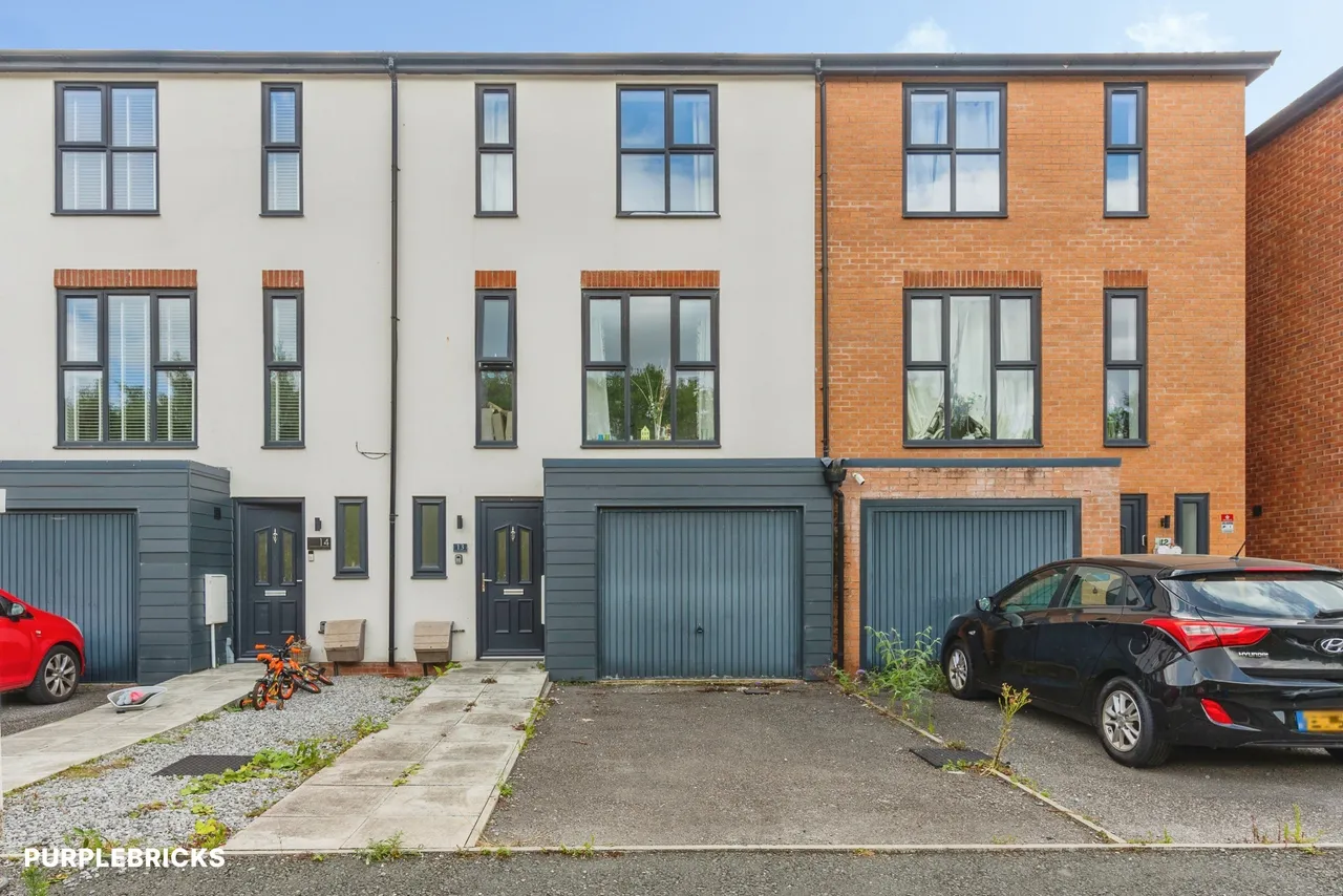 4 bed house for sale, Harrison Court, Hyde, SK14