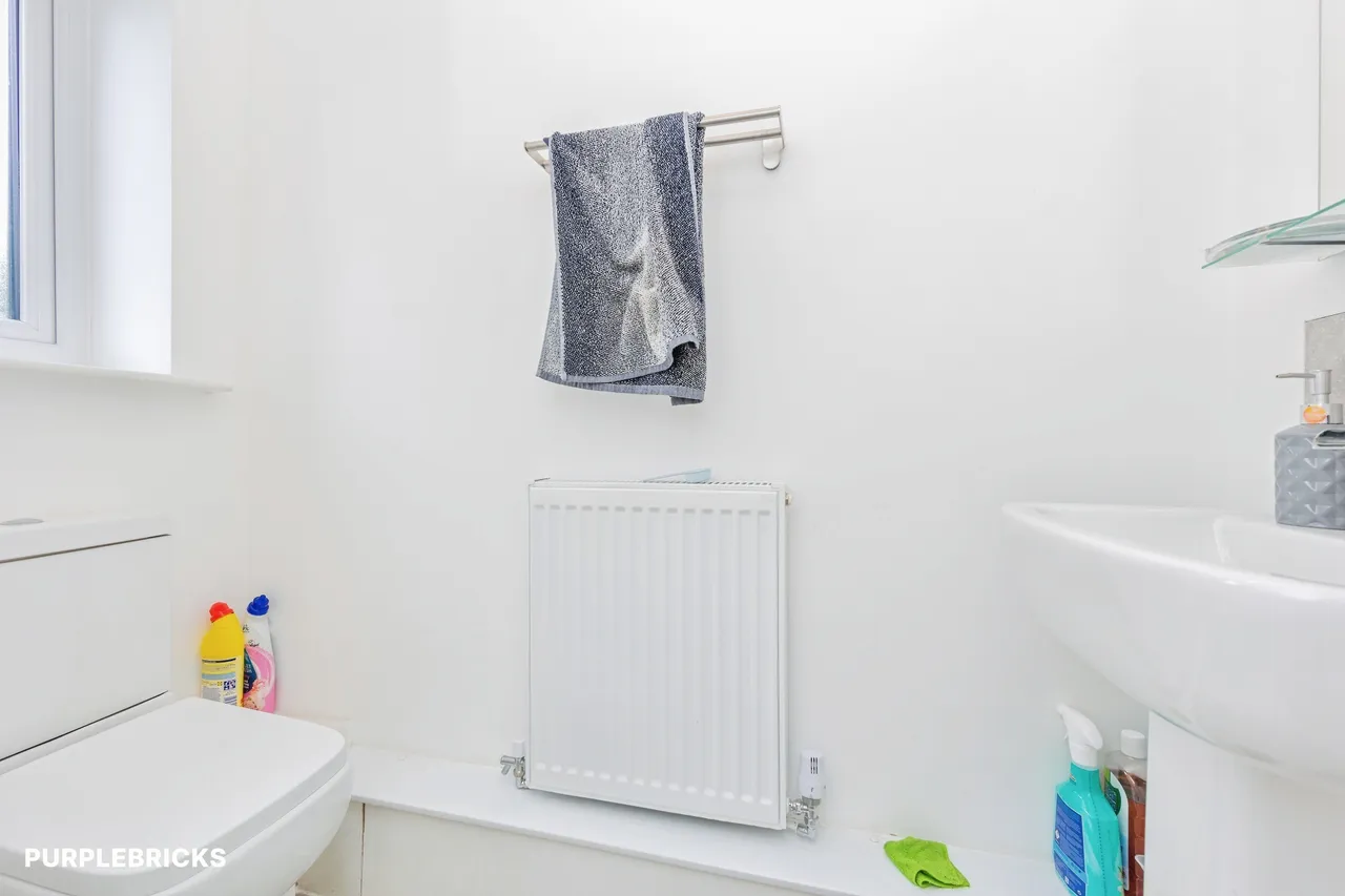 Harrison Court, Hyde, SK14, photo 6