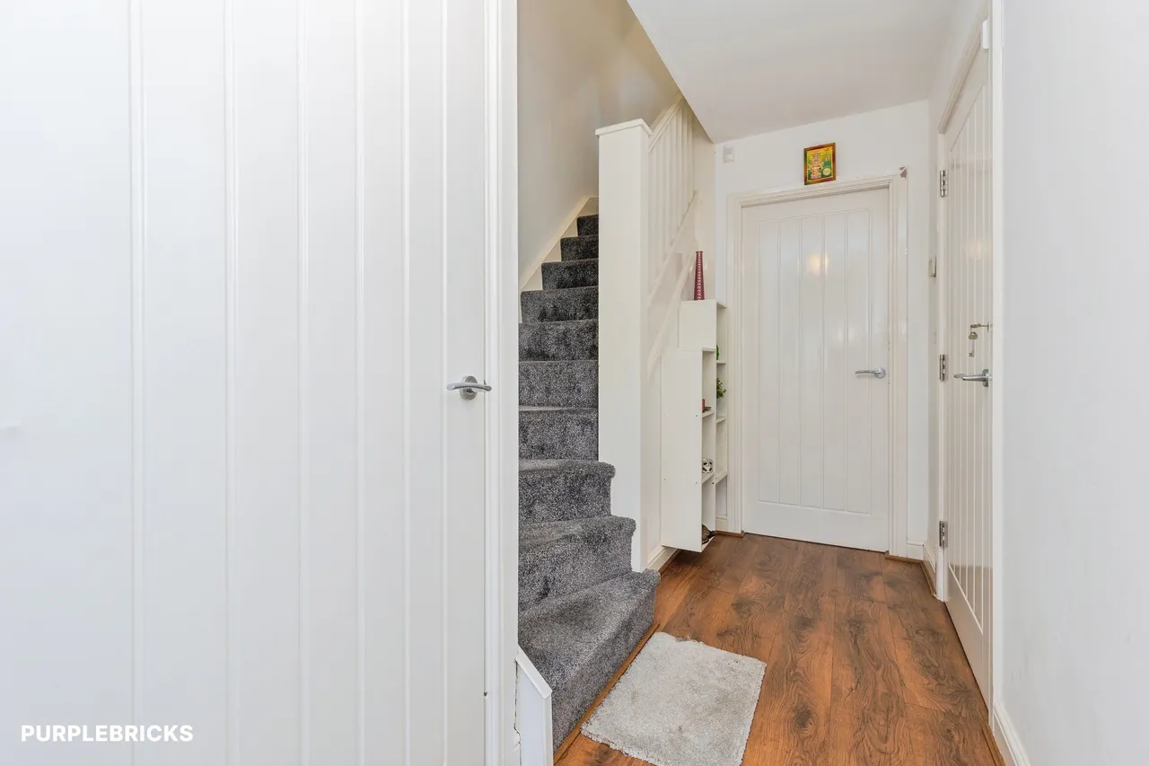 Harrison Court, Hyde, SK14, photo 2