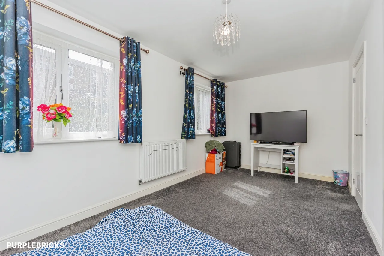 Harrison Court, Hyde, SK14, photo 11