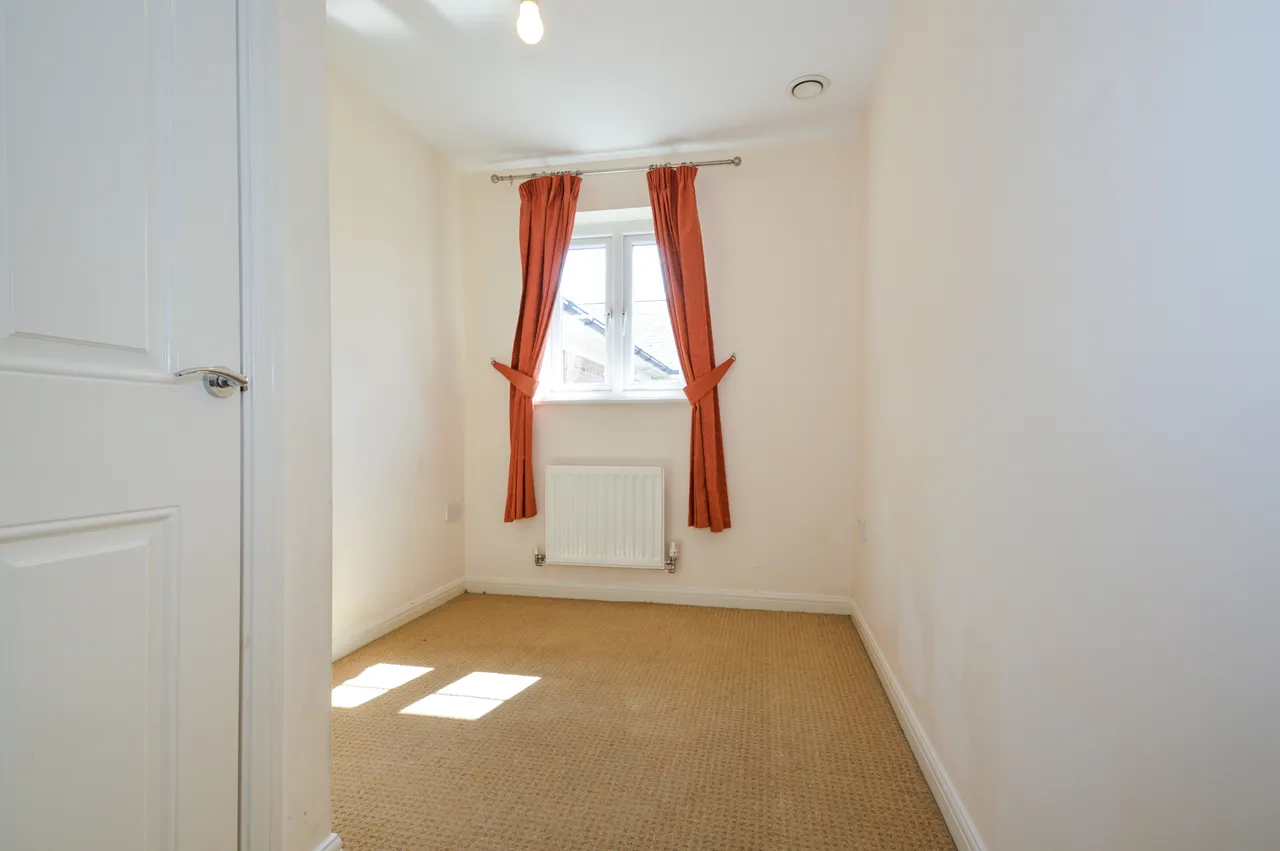 BRUNEL CRESCENT, photo 7