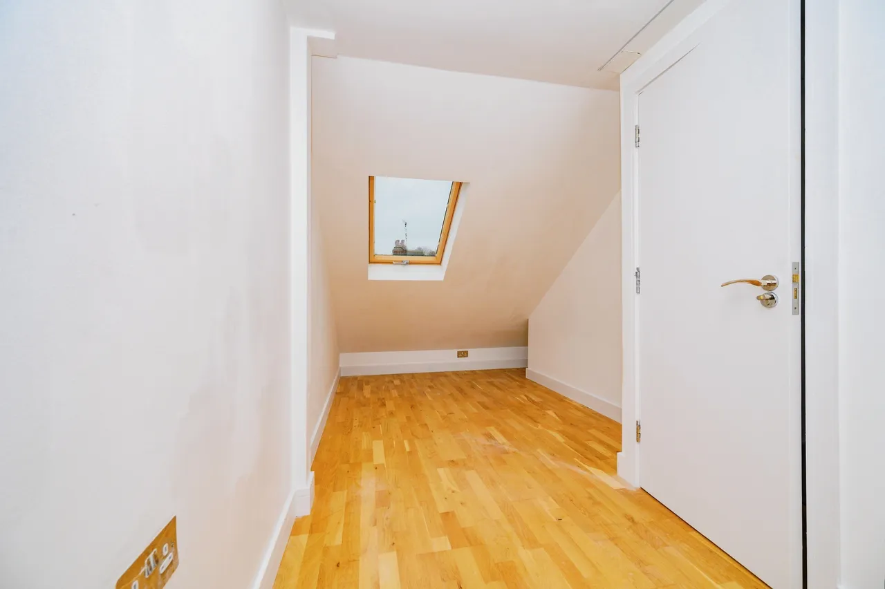 Russell Rise, Luton, LU1, photo 11