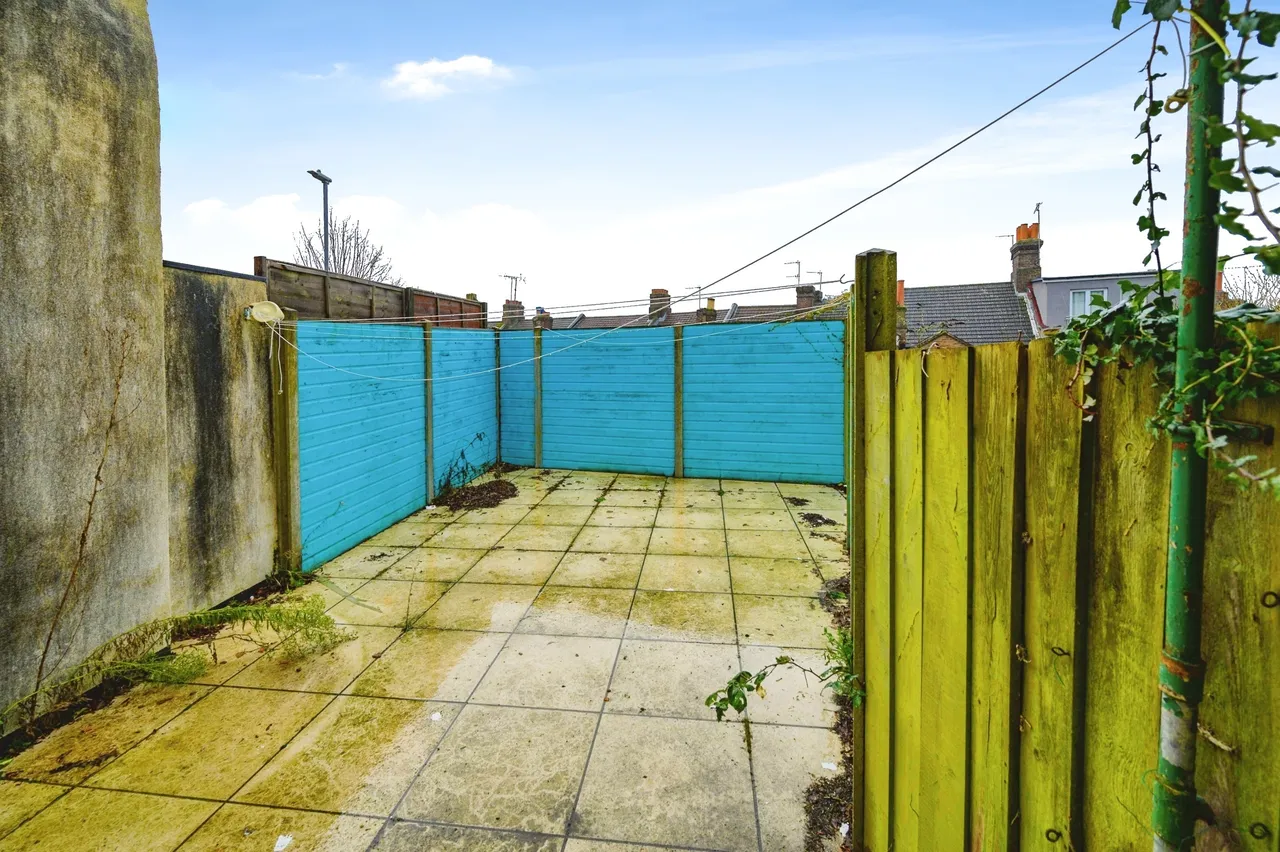 Russell Rise, Luton, LU1, photo 13