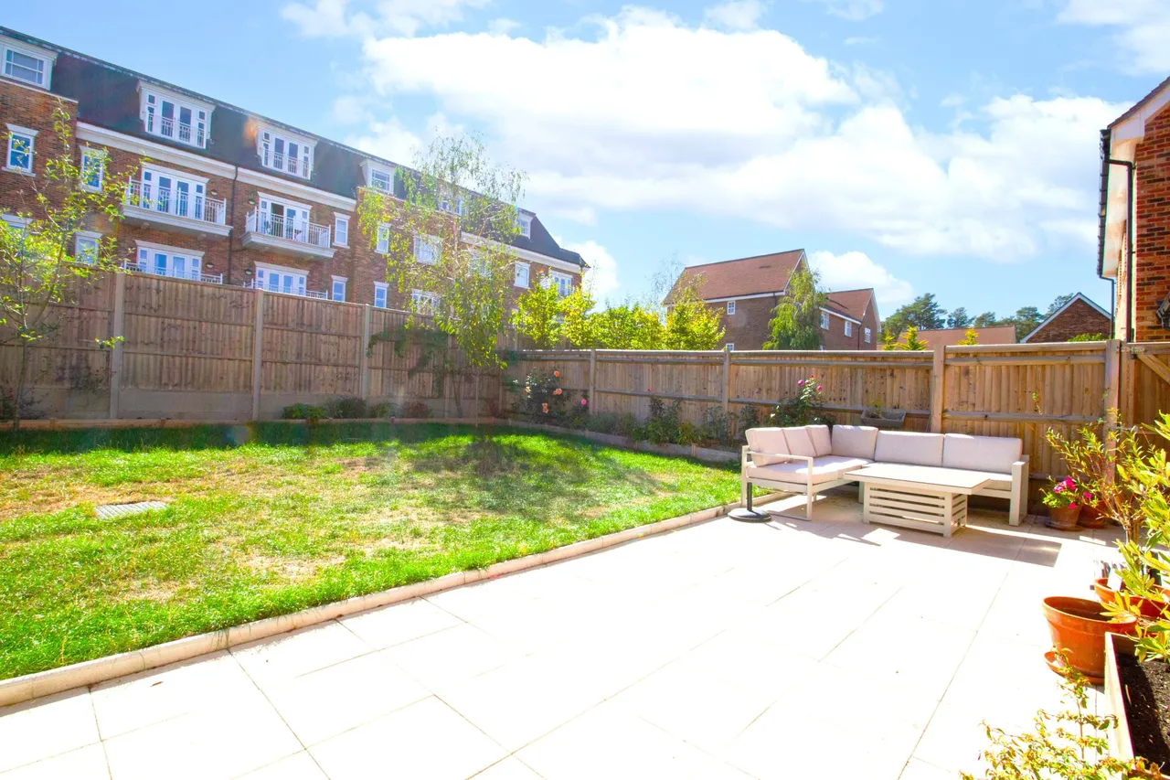 Red Cedar Avenue, Fleet, GU51, photo 17