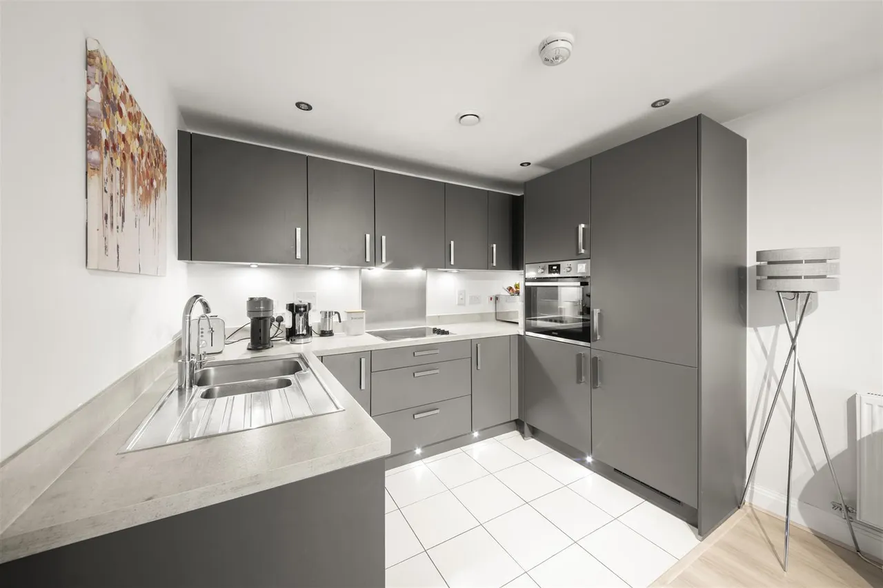 Walsham Court, Ickenham, photo 12