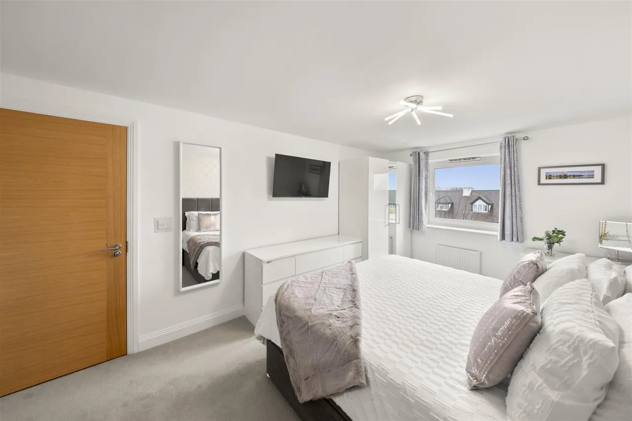 Walsham Court, Ickenham, photo 13