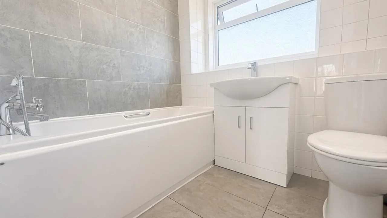 Hetherington Road, Shepperton, photo 4