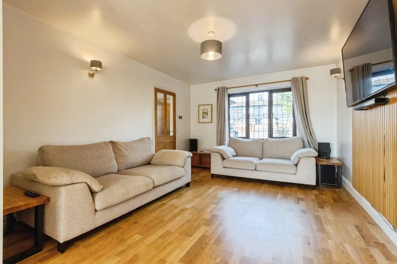 Leeds Road, Wakefield, West Yorkshire, WF1, photo 2