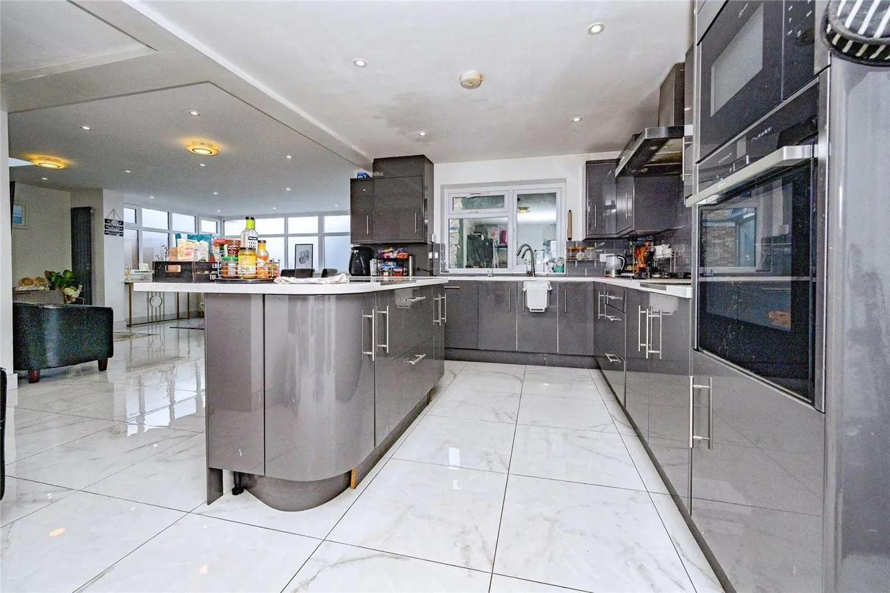 Charlwood Road, Luton, Bedfordshire, LU4, photo 6