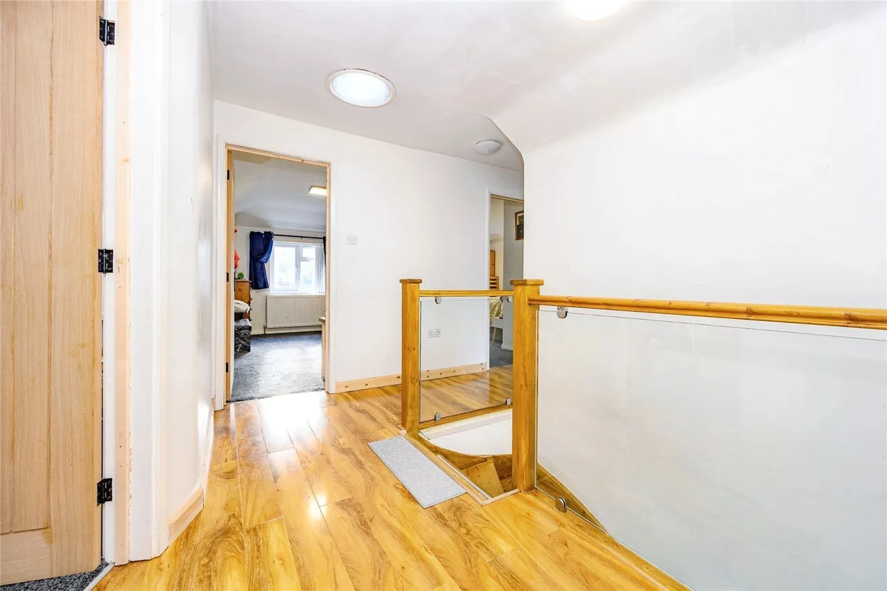 Charlwood Road, Luton, Bedfordshire, LU4, photo 17