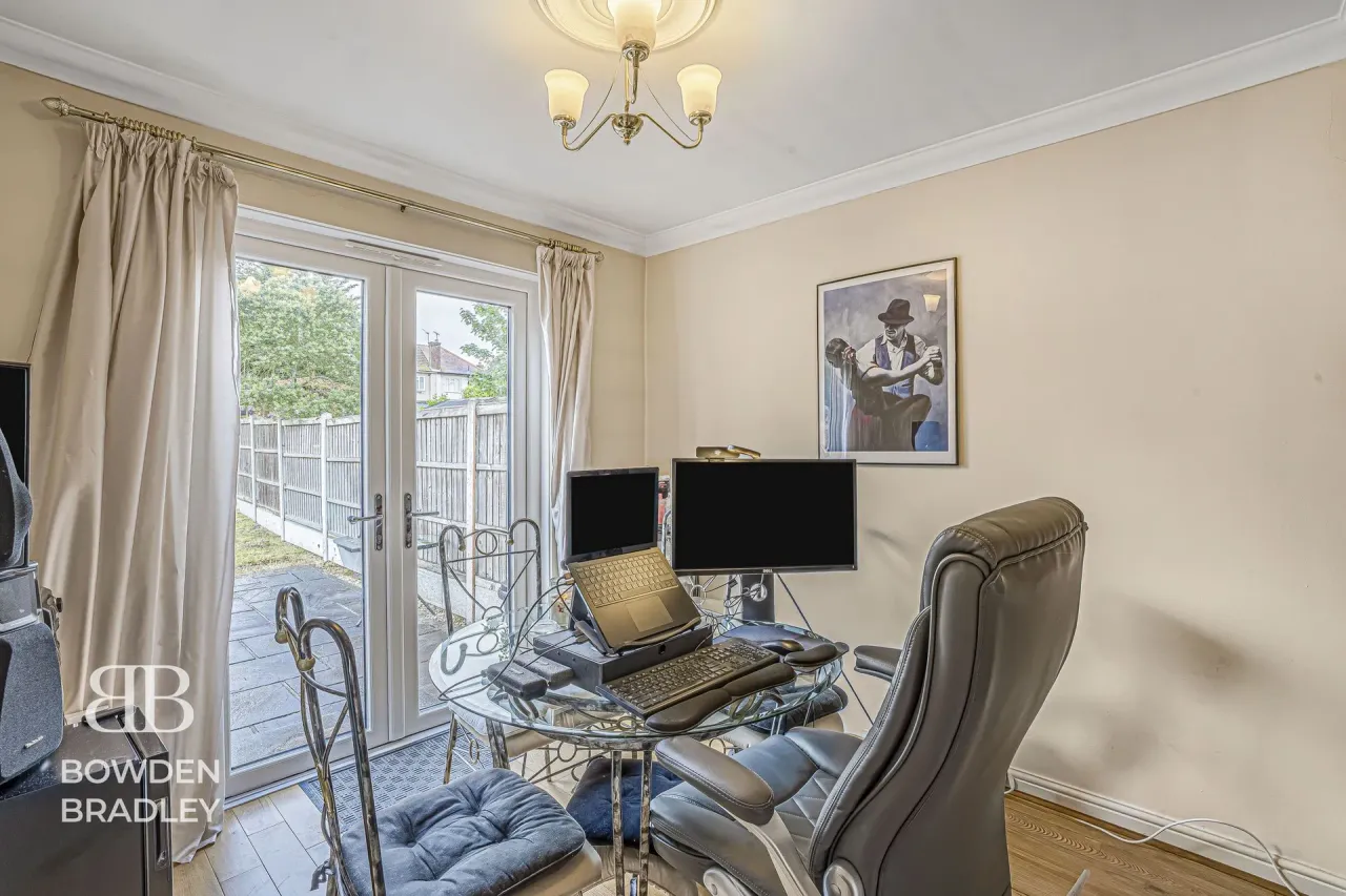 Hulse Avenue, Collier Row, RM7, photo 4