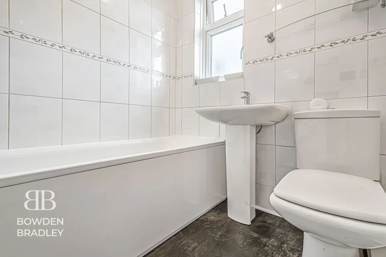 Hulse Avenue, Collier Row, RM7, photo 12