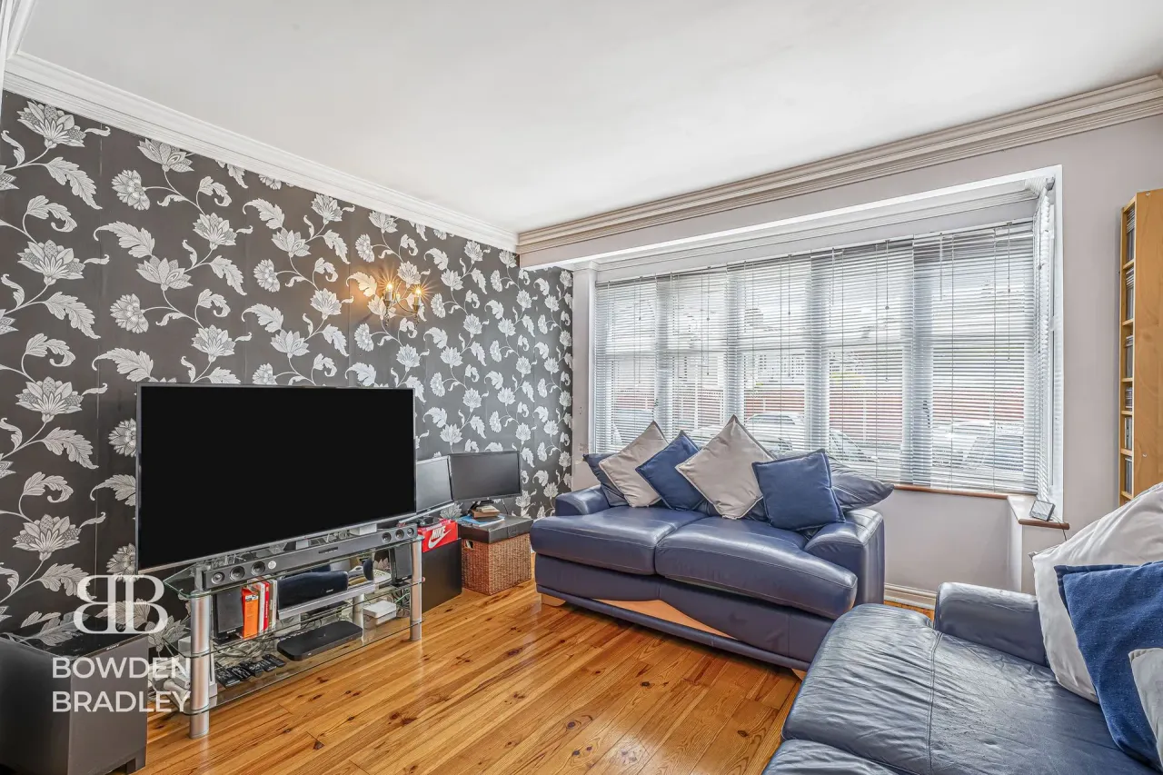 Hulse Avenue, Collier Row, RM7, photo 2
