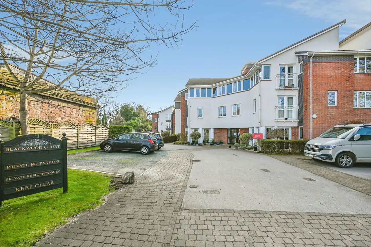 2 bed property for sale, Woolton Road, Childwall, L16