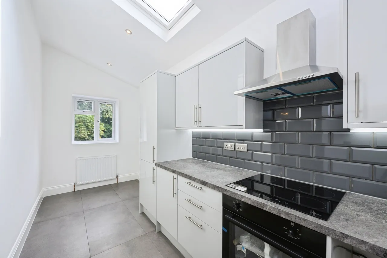 Valley Road, Kenley, CR8, photo 10