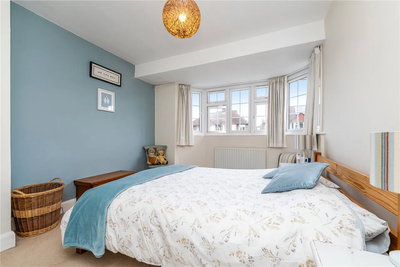 Lincoln Avenue,, Twickenham, TW2 6NL, photo 6