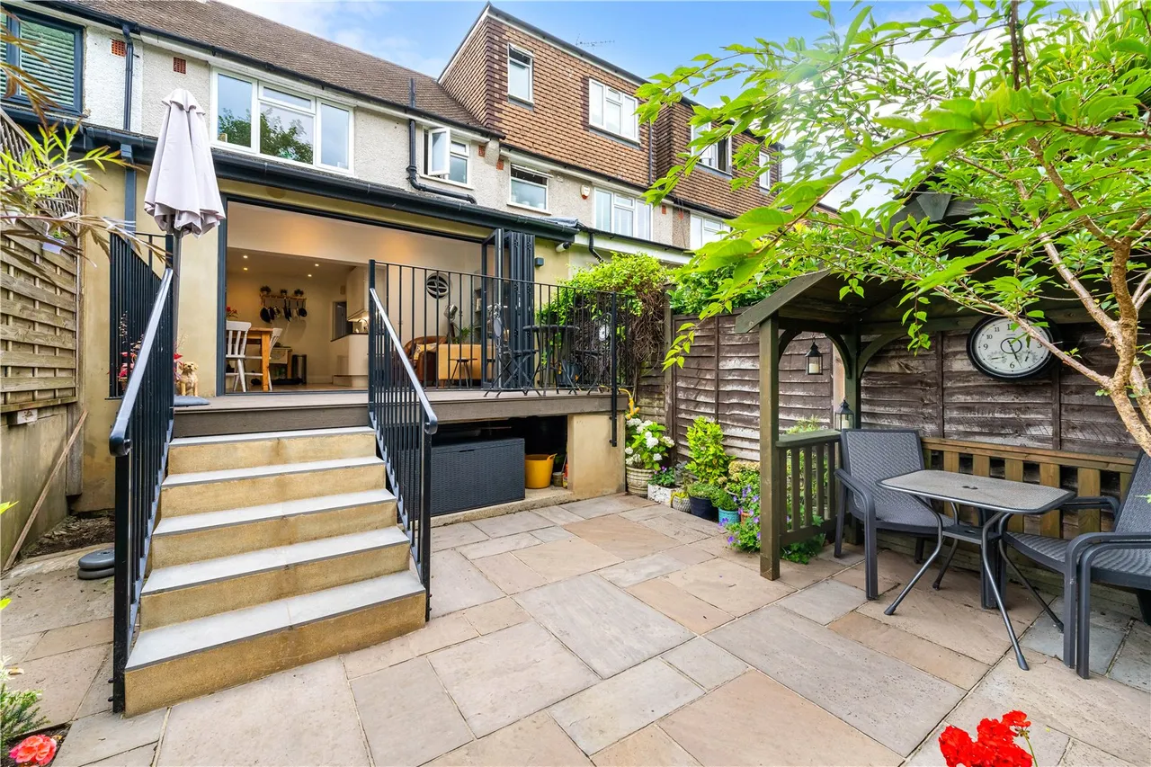 Lincoln Avenue,, Twickenham, TW2 6NL, photo 9