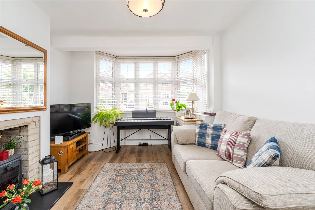 Lincoln Avenue,, Twickenham, TW2 6NL, photo 4