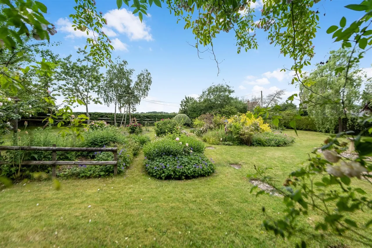 Manston, Sturminster Newton DT10 1EZ, photo 44