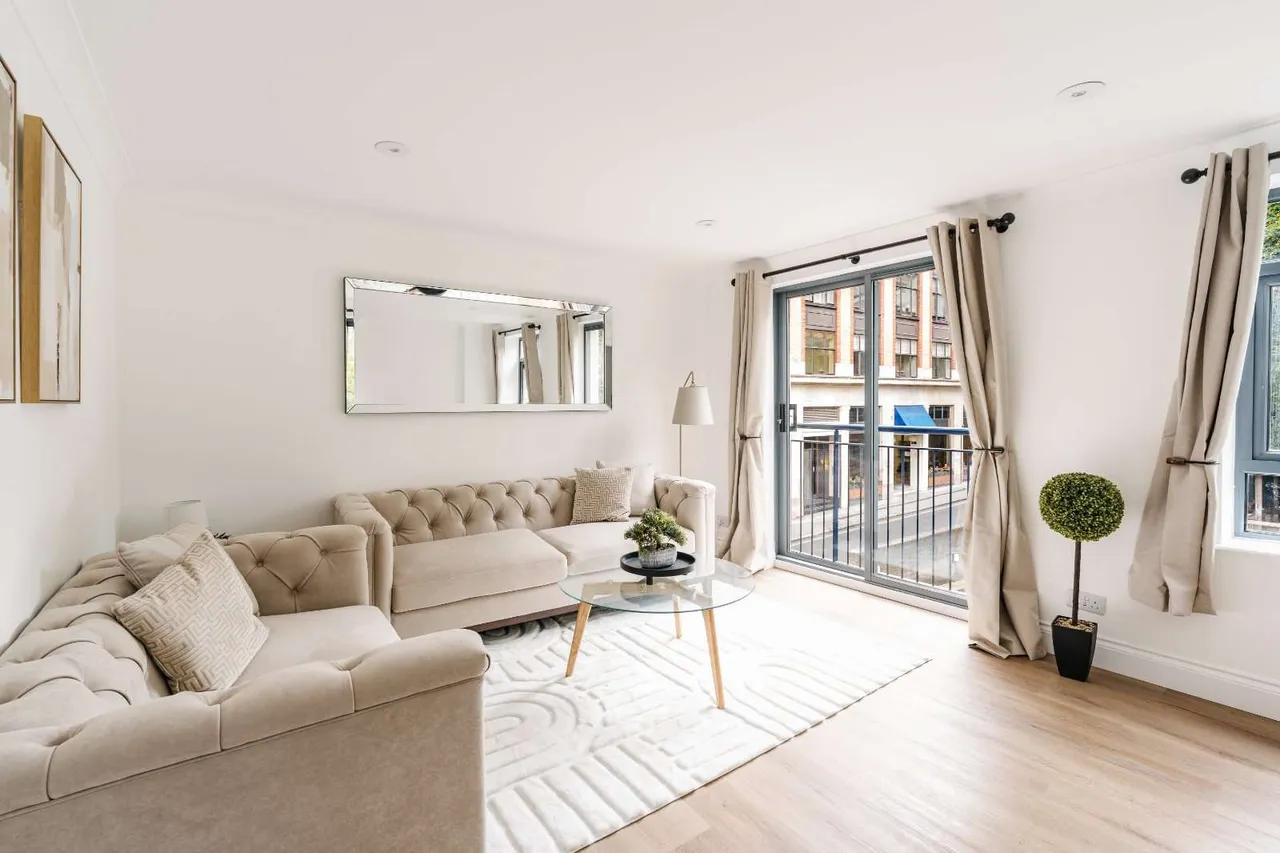 2 bed flat for sale, Bridgewater Square, London, EC2Y