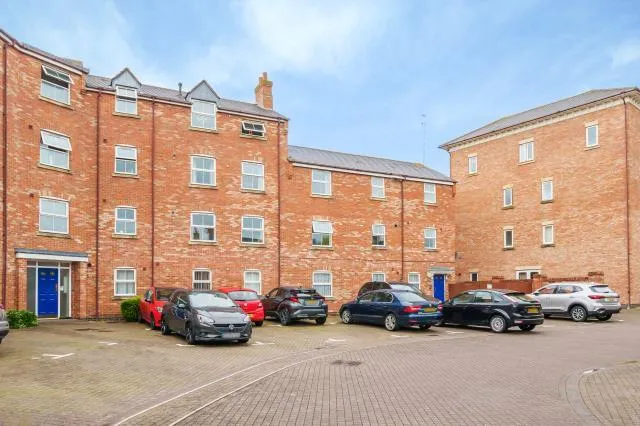 Crowell Mews, Aylesbury, HP19, photo 9