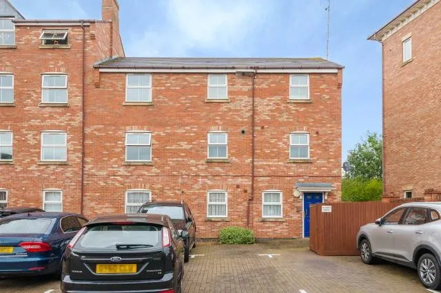 Crowell Mews, Aylesbury, HP19, photo 10