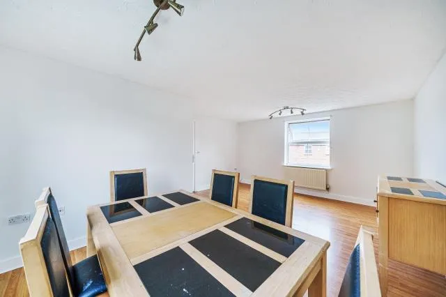 Crowell Mews, Aylesbury, HP19, photo 13