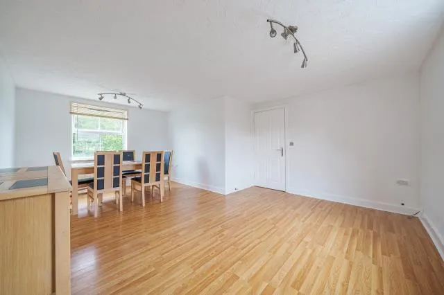 Crowell Mews, Aylesbury, HP19, photo 11