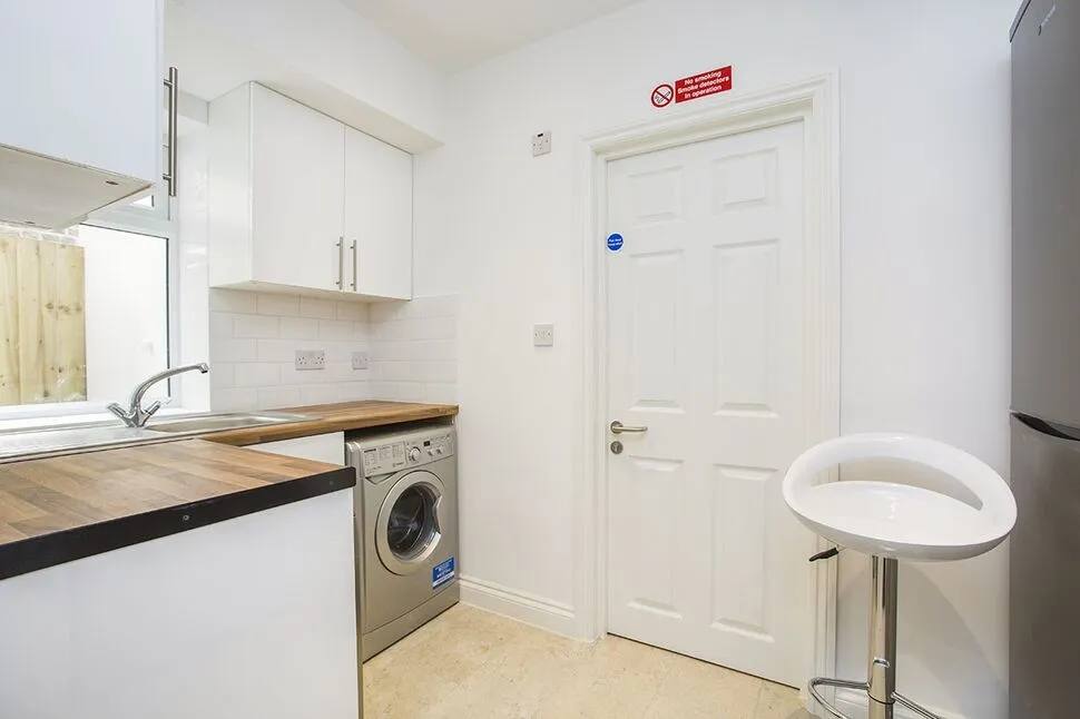 Kingston Road, Ilford, IG1, photo 6