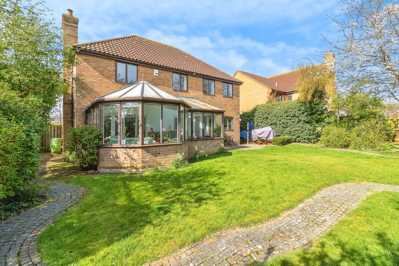 Lynmouth Crescent, Furzton, Milton Keynes, Buckinghamshire, MK4, photo 18