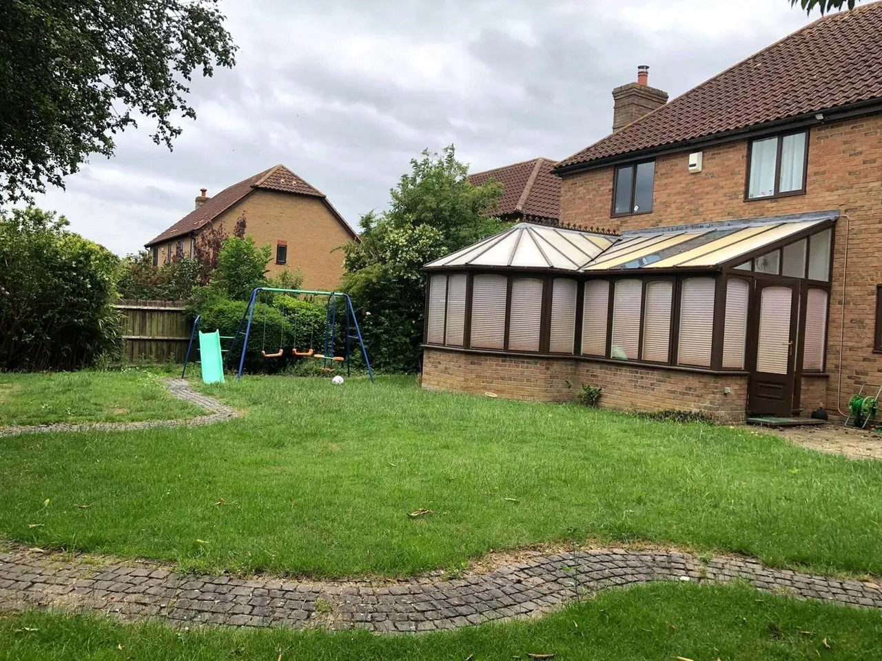 Lynmouth Crescent, Furzton, Milton Keynes, Buckinghamshire, MK4, photo 17