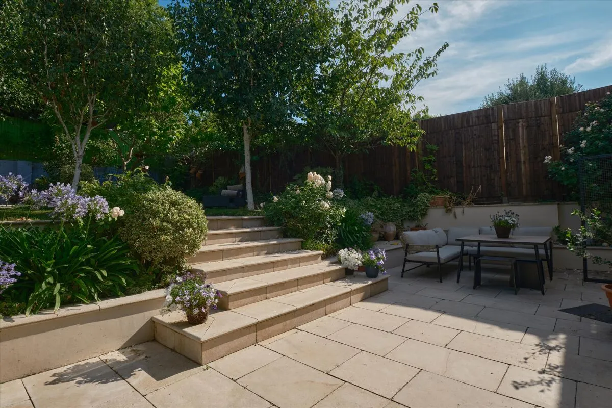 Donnington Road, London, NW10, photo 2