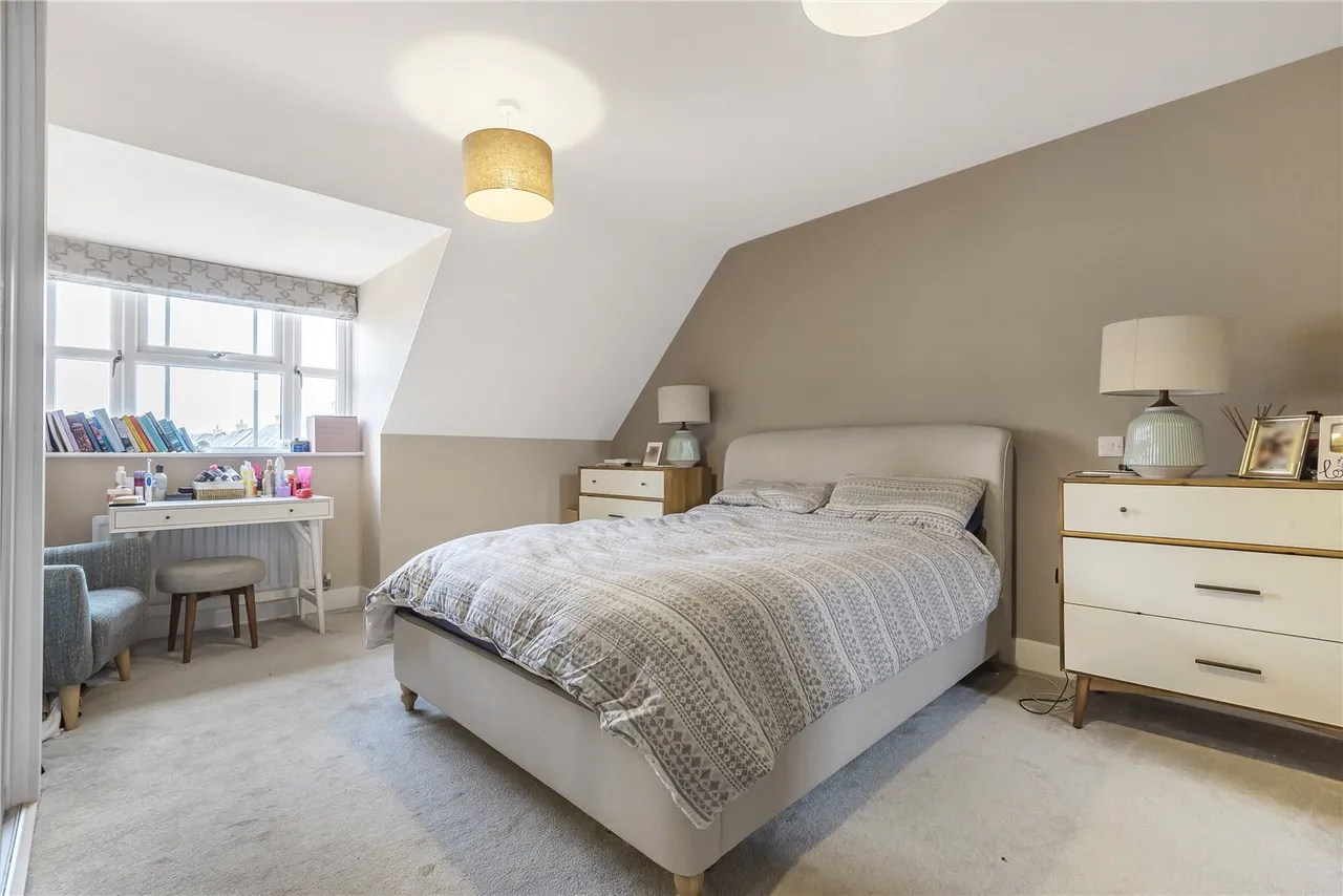 Roper Crescent, Sunbury, TW16 5BA, photo 6