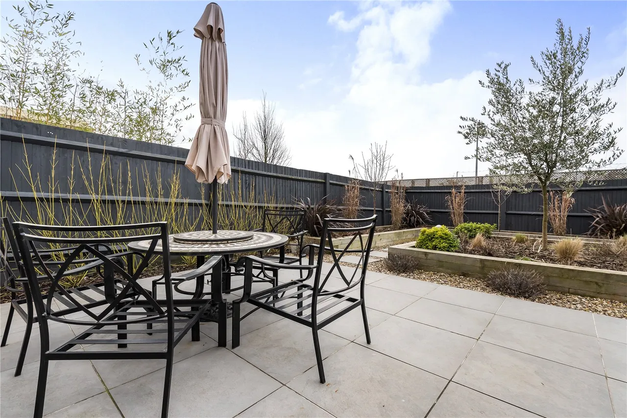 Roper Crescent, Sunbury, TW16 5BA, photo 13