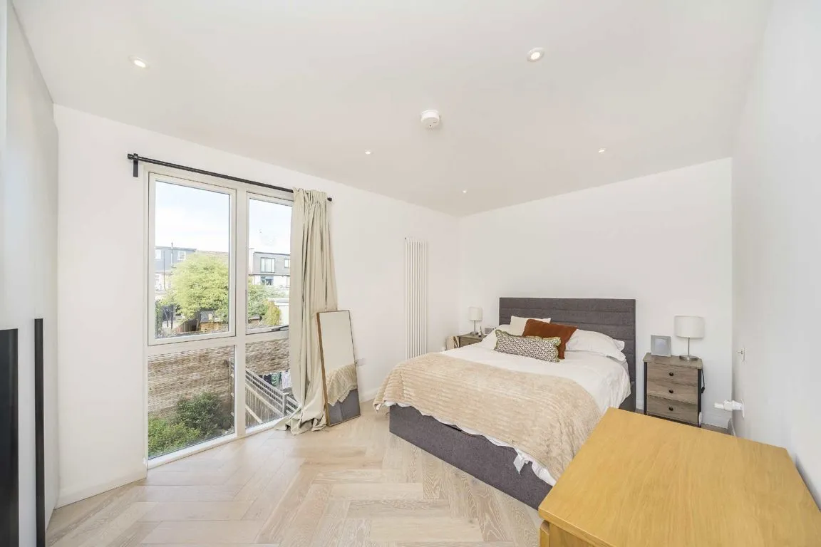 Ravensbury Terrace, SW18, photo 6