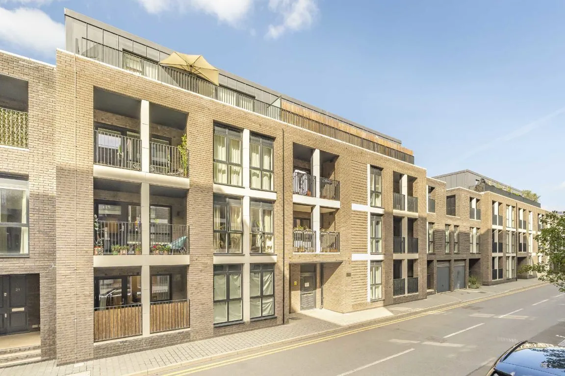 1 bed property to rent, Ravensbury Terrace, SW18