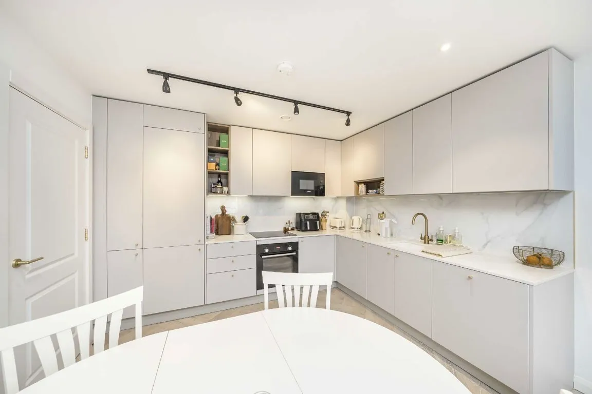 Ravensbury Terrace, SW18, photo 3