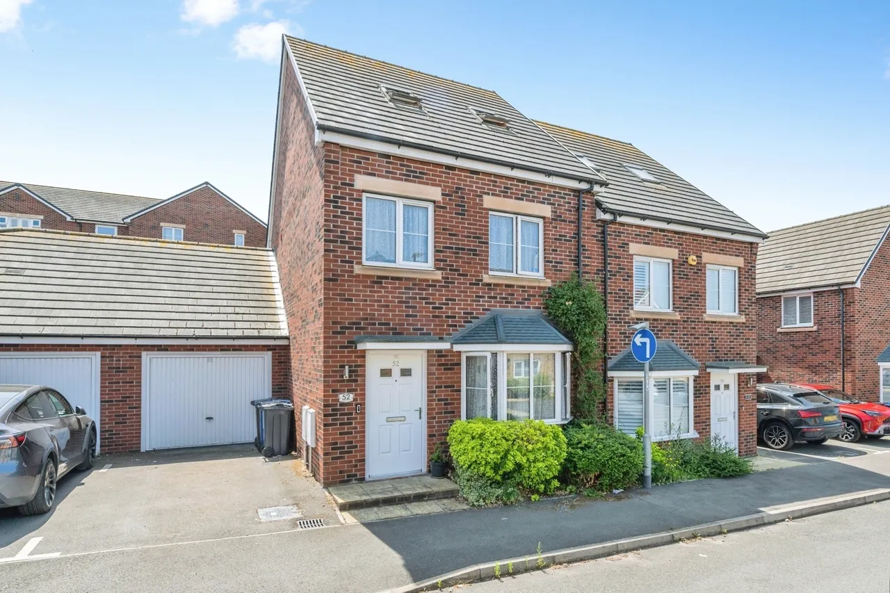 4 bed house for sale — Treetops Close, Grays, Essex, RM17