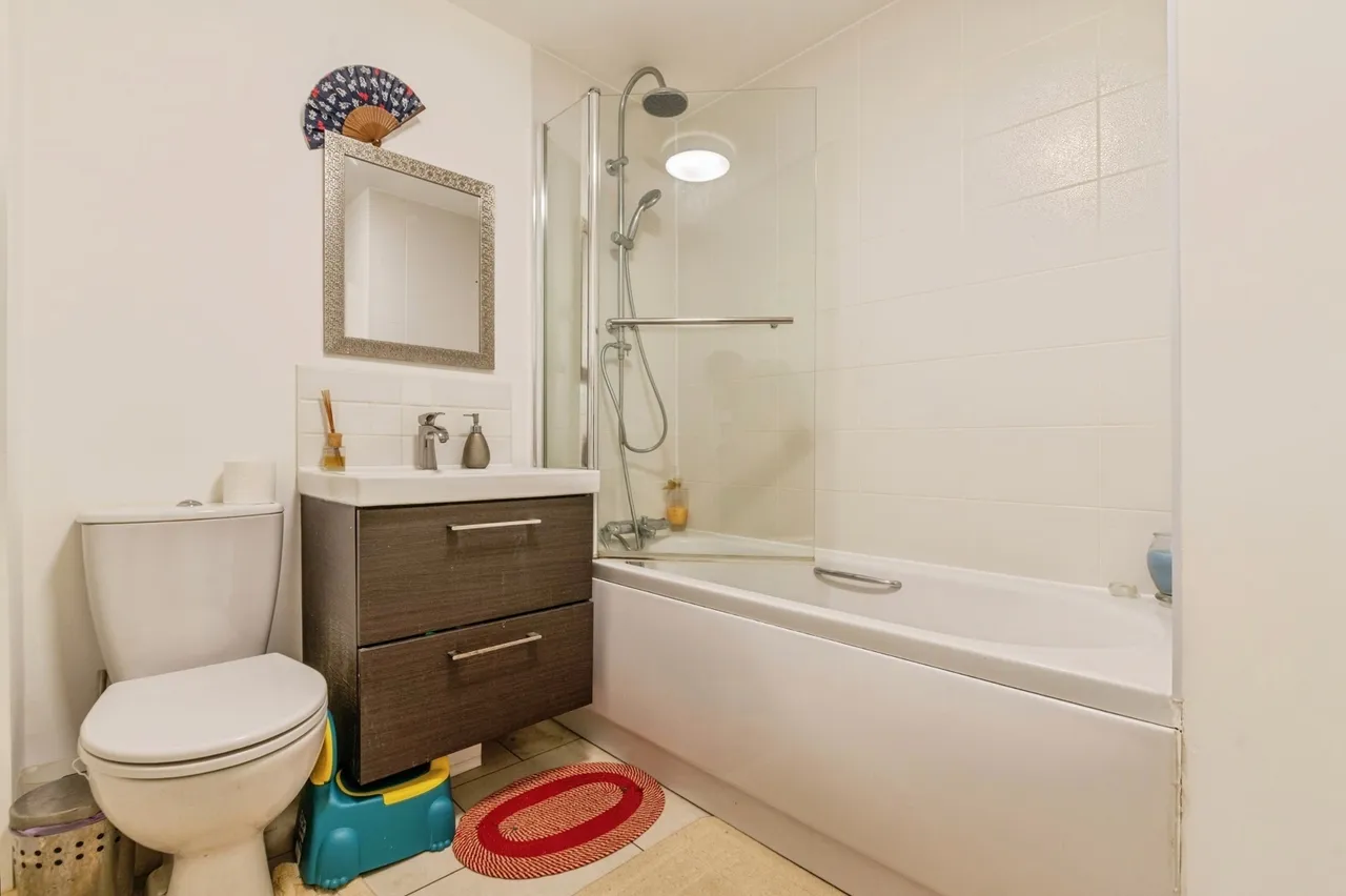 Treetops Close, Grays, Essex, RM17, photo 13