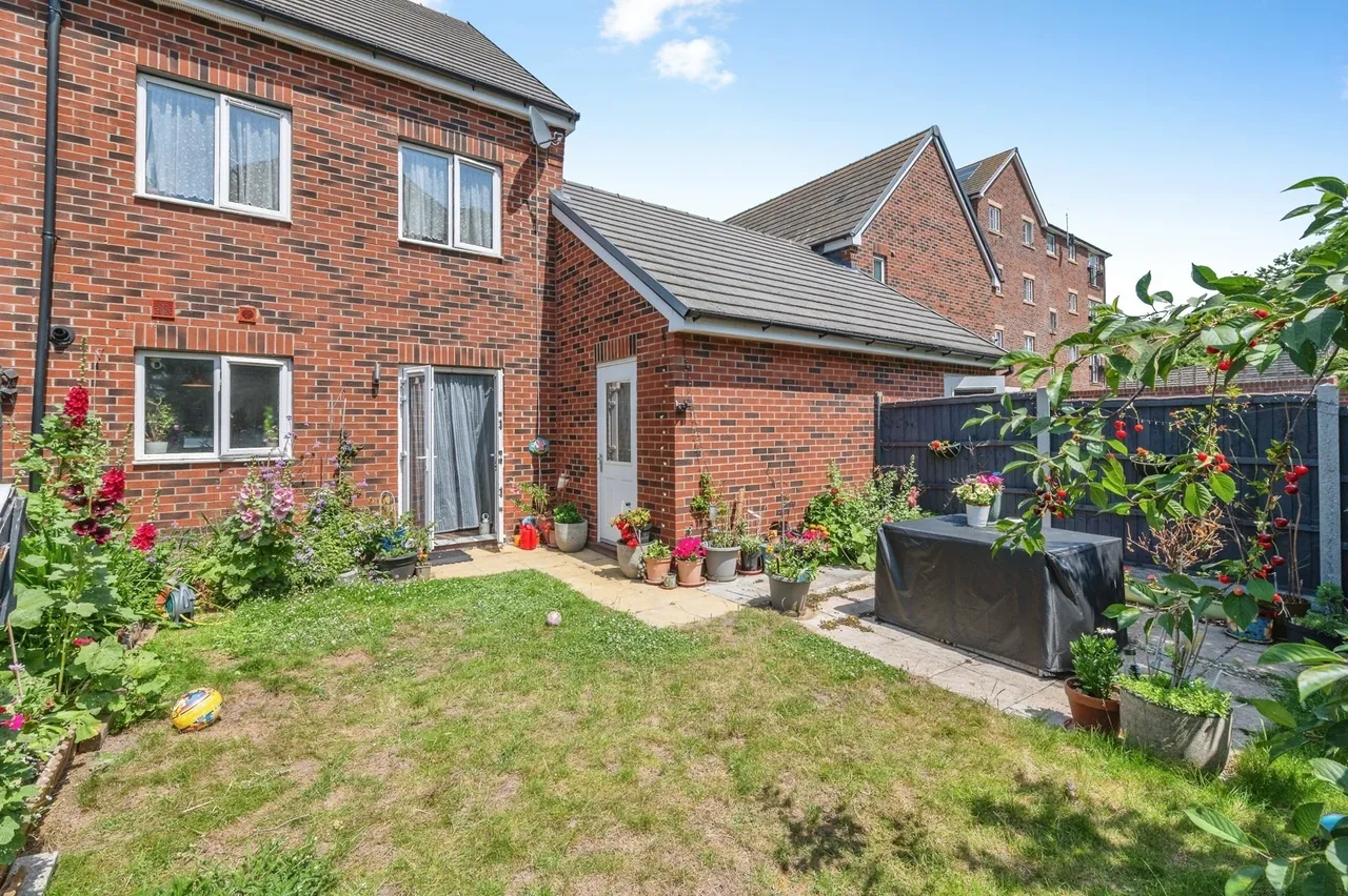 Treetops Close, Grays, Essex, RM17, photo 22