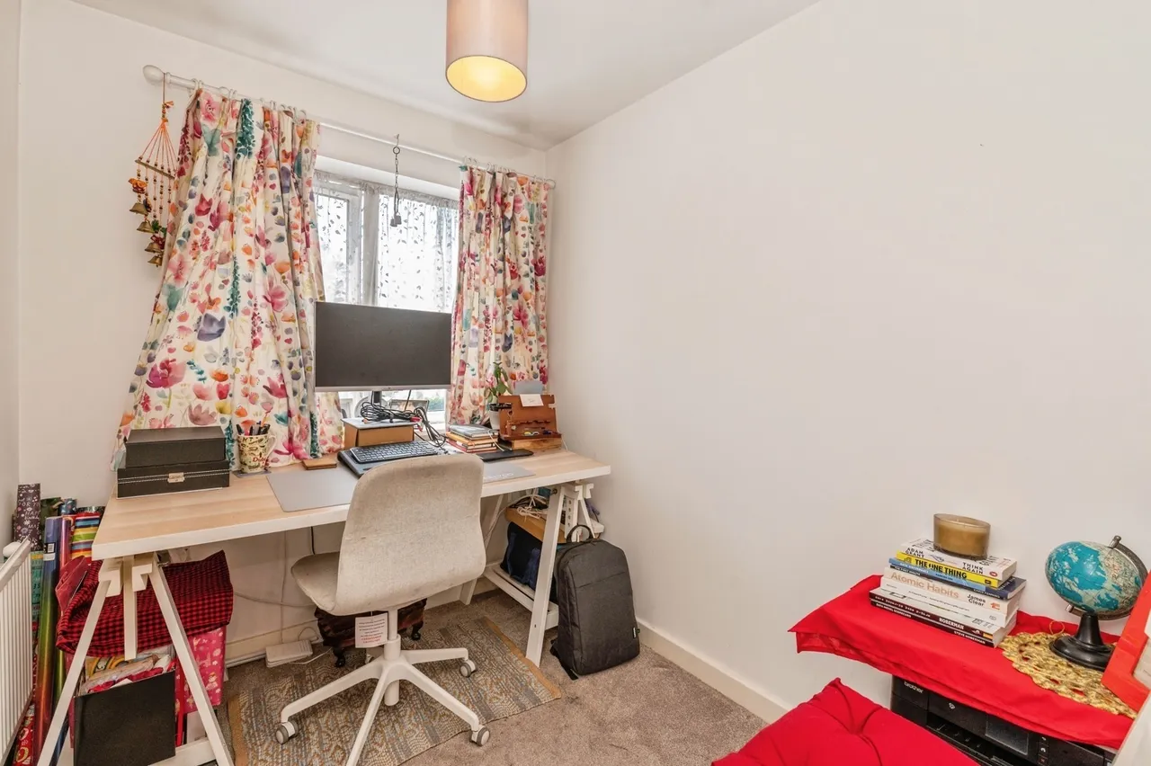 Treetops Close, Grays, Essex, RM17, photo 17